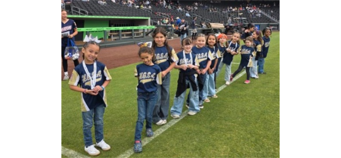 6u Diamond Daisies - fun at the Ball Park