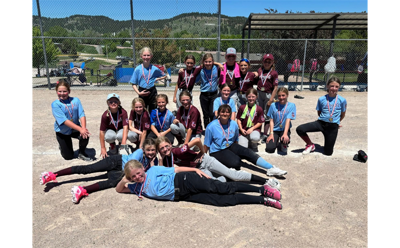 Queen City 10u takes 1st and 2nd in Sturgis Tourney